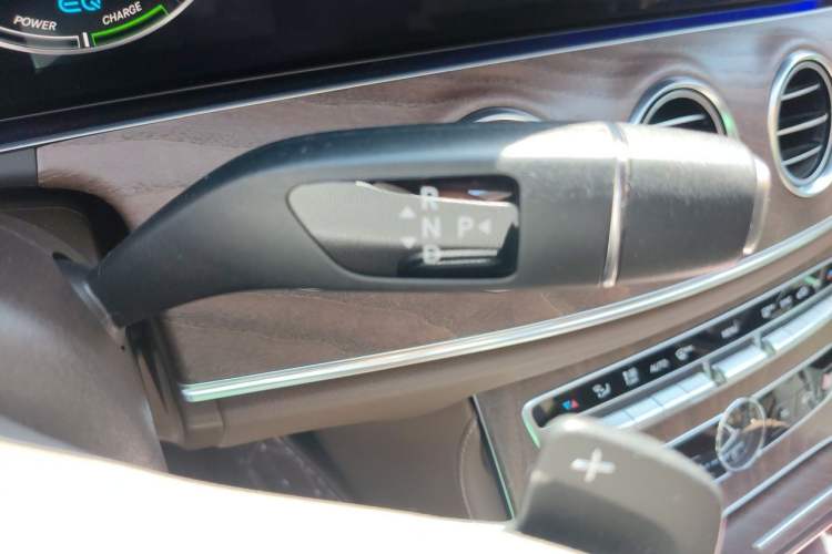 Used Mercedes-Benz E-Class 2019 E 260 L Gear Lever