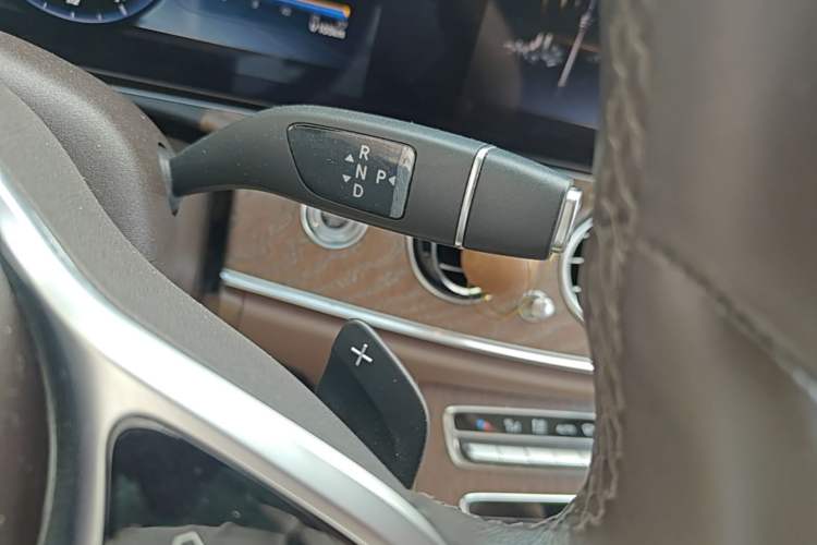 Used Mercedes-Benz E-Class 2019 E 200 L Gear Lever
