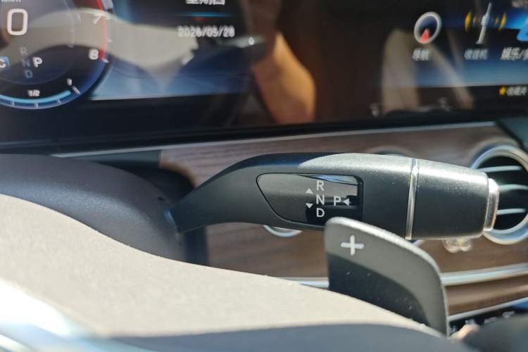 Used Mercedes-Benz E-Class 2019 Facelifted E 300 L Stylish Version Gear Lever