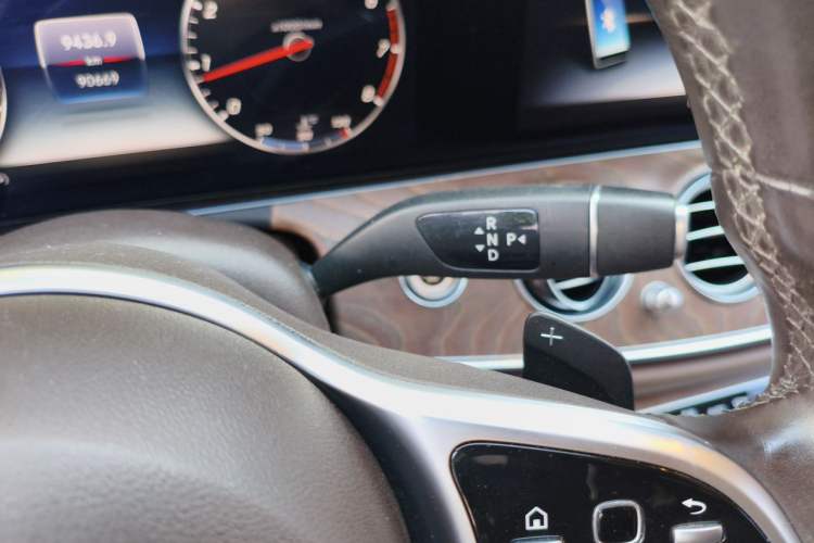 Used Mercedes-Benz E-Class 2019 Facelifted E 300 L Stylish Version Gear Lever