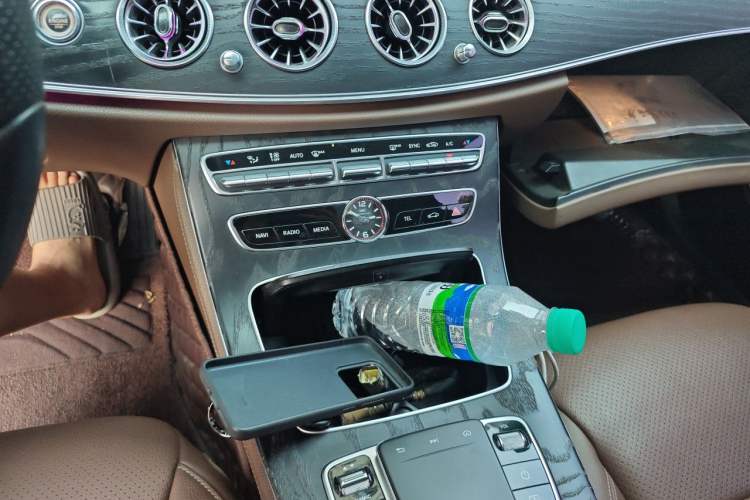 Used Mercedes-Benz E-Class 2019 Restyled E 300 L Sporty and Stylish Edition Gear Lever