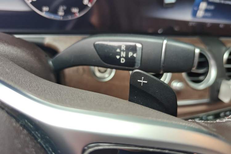 Used Mercedes-Benz E-Class 2019 E 300 L Luxury Model Gear Lever
