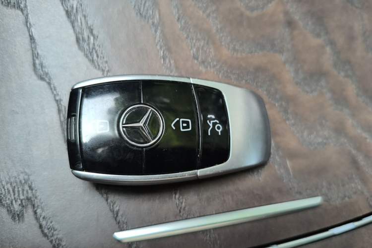 Used Mercedes-Benz E-Class 2019 E 300 L Luxury Model Gear Lever