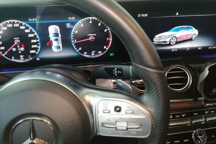Used Mercedes-Benz E-Class 2019 Restyled E 300 L Sport Luxury Edition Gear Lever