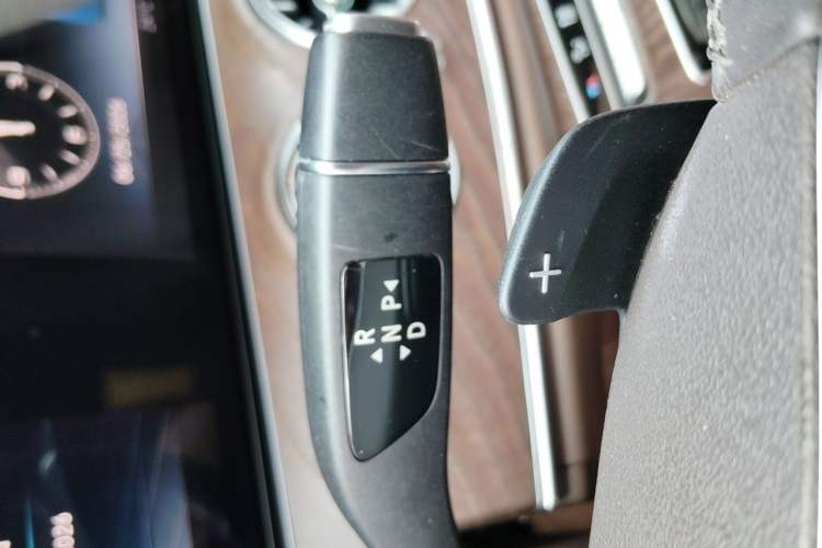 Used Mercedes-Benz E-Class 2019 Restyled E 300 L Luxury Edition Gear Lever