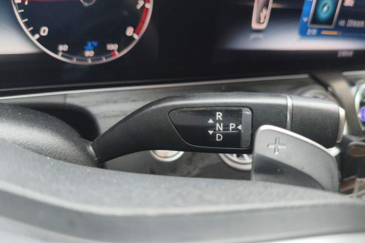 Used Mercedes-Benz E-Class 2019 Restyled E 300 L Sporty and Stylish Edition Gear Lever