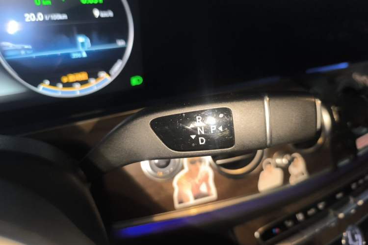 Used Mercedes-Benz E-Class 2019 E 260 L 4MATIC Gear Lever