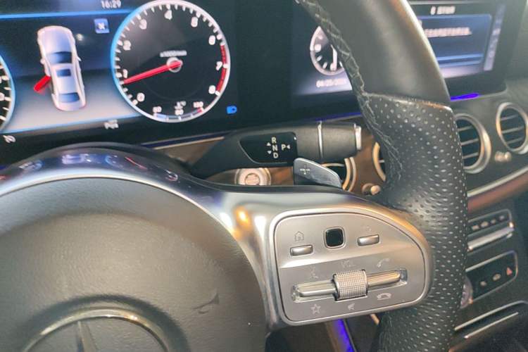 Used Mercedes-Benz E-Class 2019 Restyled E 300 L Sport Luxury Edition Gear Lever