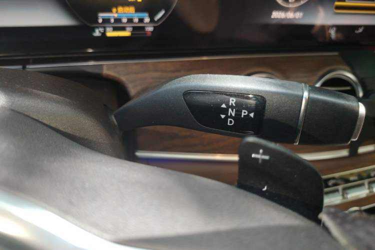 Used Mercedes-Benz E-Class 2019 E 260 L Gear Lever