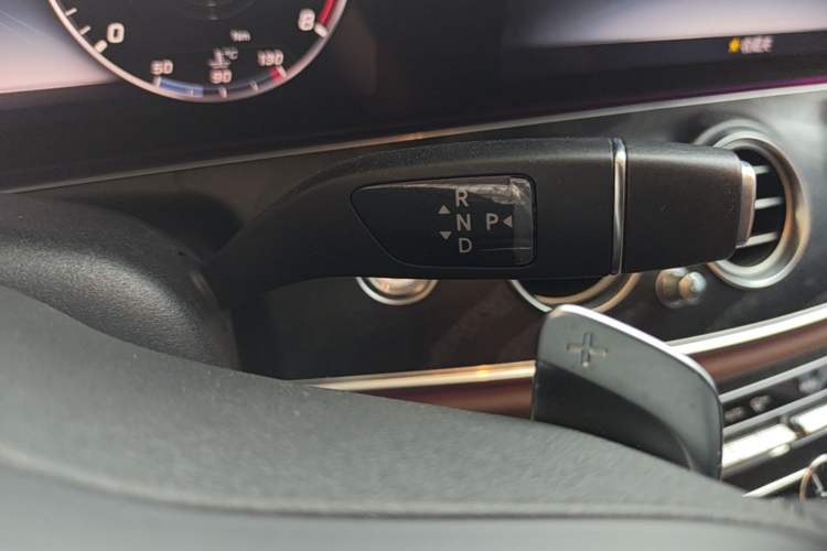 Used Mercedes-Benz E-Class 2019 Restyled E 300 L Sporty and Stylish Edition Gear Lever