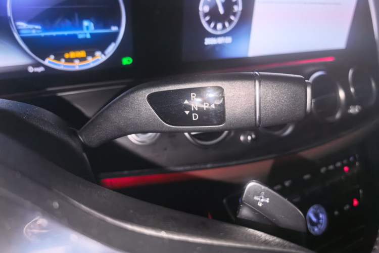 Used Mercedes-Benz E-Class 2019 Restyled E 300 L Sport Luxury Edition Gear Lever