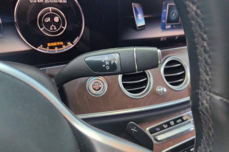 Used Mercedes-Benz E-Class 2019 E 260 L 4MATIC Gear Lever