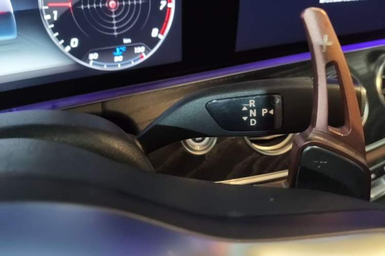 Used Mercedes-Benz E-Class 2019 Restyled E 300 L Sporty and Stylish Edition Gear Lever