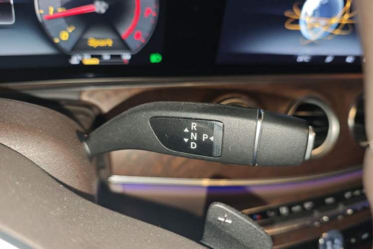 Used Mercedes-Benz E-Class 2019 E 200 L Gear Lever