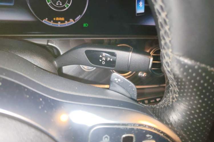 Used Mercedes-Benz E-Class 2019 E 300 L Sport Luxury Edition Gear Lever