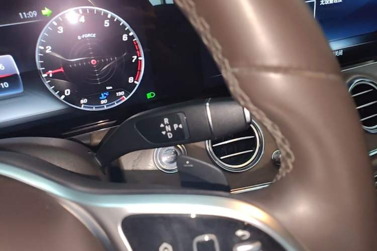 Used Mercedes-Benz E-Class 2019 Facelifted E 300 L Stylish Version Gear Lever