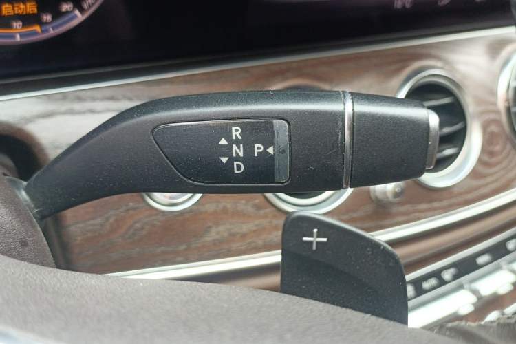 Used Mercedes-Benz E-Class 2019 Restyled E 300 L Luxury Edition Gear Lever
