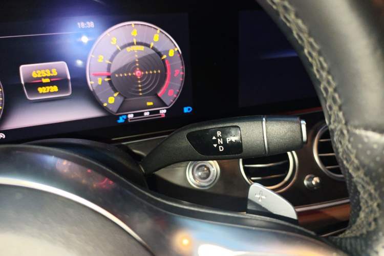 Used Mercedes-Benz E-Class 2019 Restyled E 300 L Luxury Edition Gear Lever