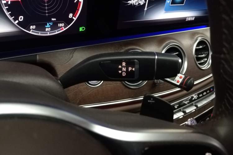 Used Mercedes-Benz E-Class 2019 Facelifted E 300 L Stylish Version Gear Lever
