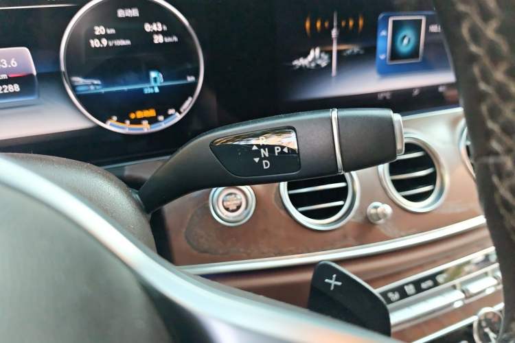 Used Mercedes-Benz E-Class 2019 Facelifted E 300 L Stylish Version Gear Lever