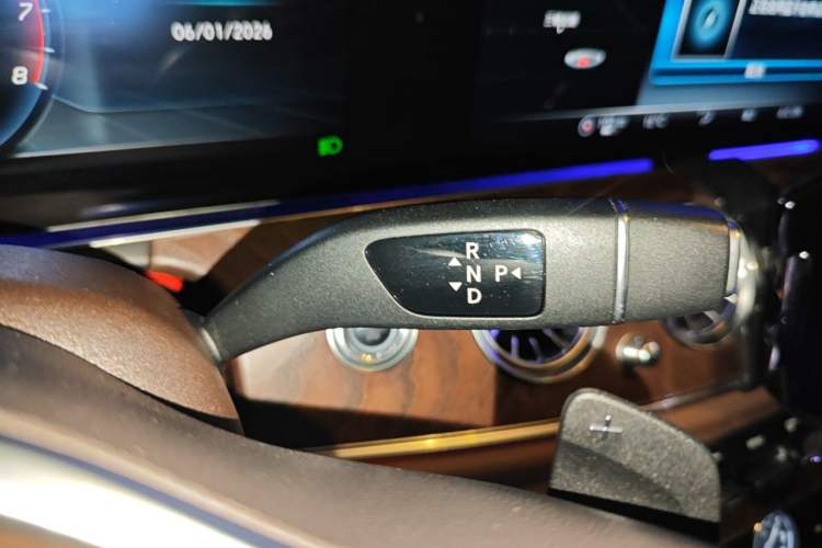 Used Mercedes-Benz E-Class 2019 E 300 L Stylish Model Gear Lever