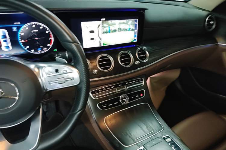 Used Mercedes-Benz E-Class 2019 E 200 L Sport Edition Gear Lever