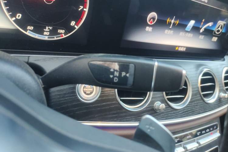 Used Mercedes-Benz E-Class 2019 Restyled E 300 L Sport Luxury Edition Gear Lever