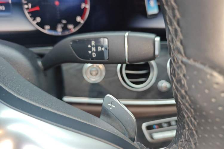 Used Mercedes-Benz E-Class 2019 Restyled E 300 L Sporty and Stylish Edition Gear Lever