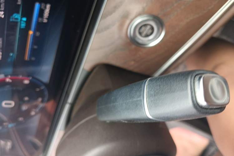 Used Mercedes-Benz E-Class 2019 E 300 L Luxury Model Gear Lever