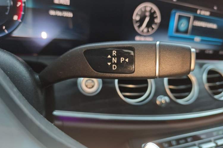 Used Mercedes-Benz E-Class 2019 Restyled E 300 L Sporty and Stylish Edition Gear Lever