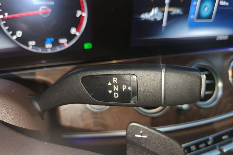 Used Mercedes-Benz E-Class 2019 E 300 L Luxury Model Gear Lever