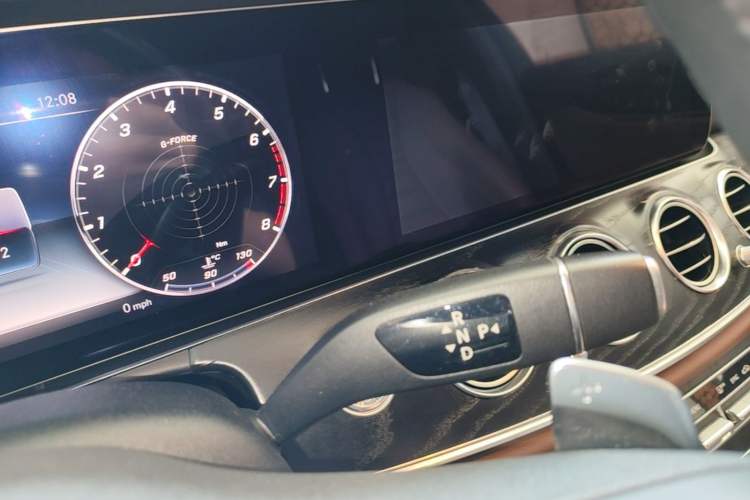 Used Mercedes-Benz E-Class 2019 Restyled E 300 L Sporty and Stylish Edition Gear Lever