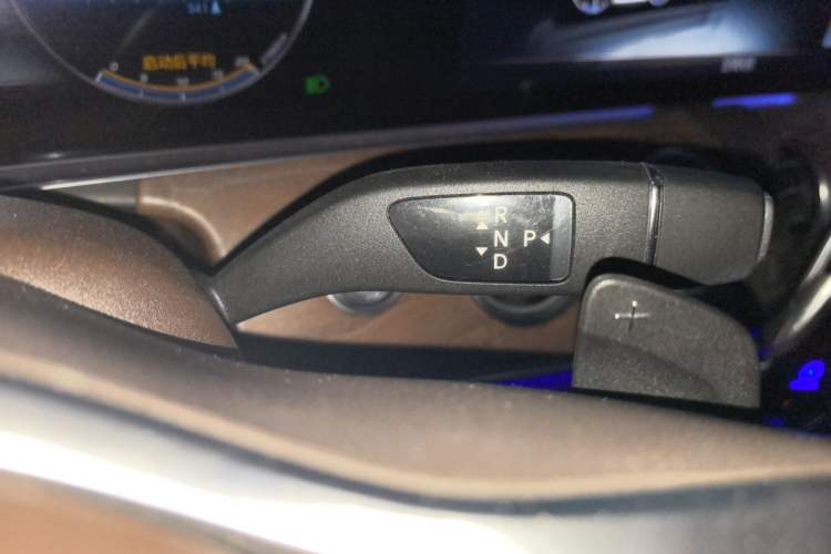 Used Mercedes-Benz E-Class 2019 Facelifted E 300 L Stylish Version Gear Lever