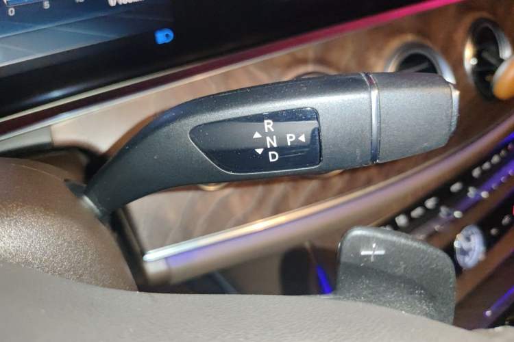 Used Mercedes-Benz E-Class 2019 E 200 L Gear Lever