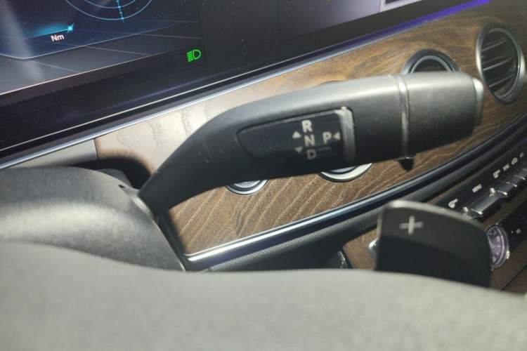 Used Mercedes-Benz E-Class 2019 Facelifted E 300 L Stylish Version Gear Lever
