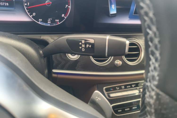 Used Mercedes-Benz E-Class 2019 E 300 L Sporty and Stylish Model Gear Lever