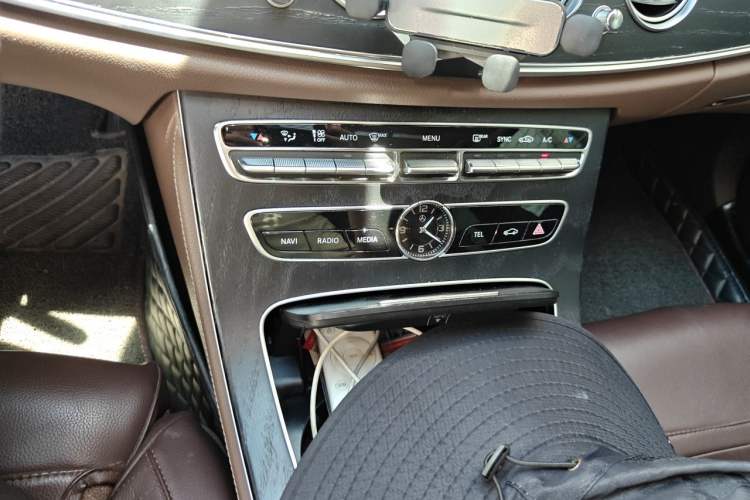 Used Mercedes-Benz E-Class 2019 E 200 L Sport Edition Gear Lever