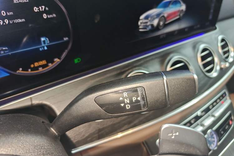 Used Mercedes-Benz E-Class 2019 Restyled E 300 L Sporty and Stylish Edition Gear Lever