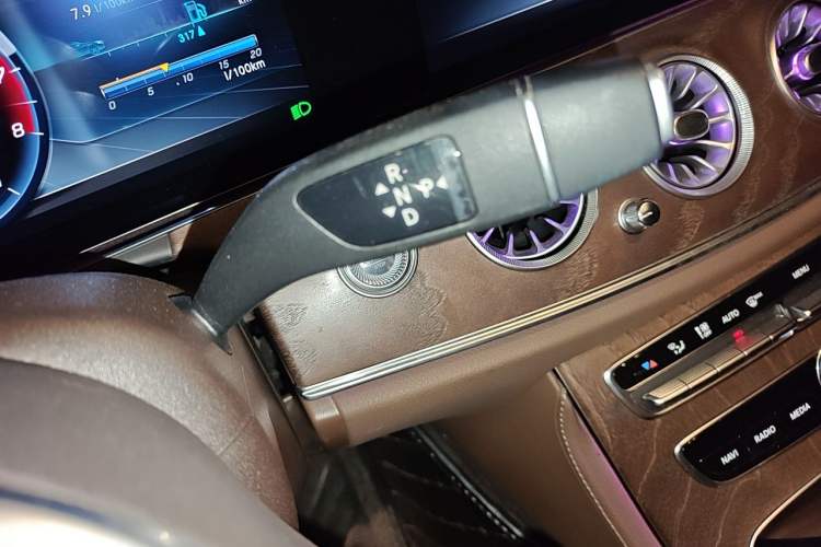 Used Mercedes-Benz E-Class 2019 Facelifted E 300 L Stylish Version Gear Lever