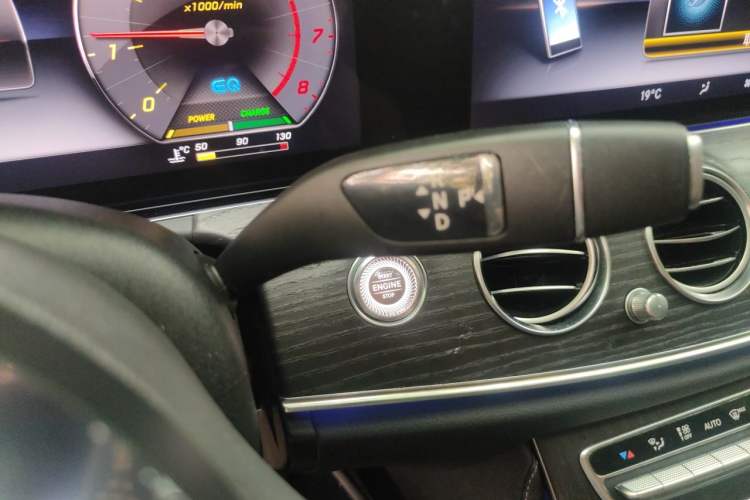 Used Mercedes-Benz E-Class 2019 E 260 L Sport Edition Gear Lever