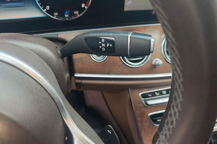 Used Mercedes-Benz E-Class 2019 Facelifted E 300 L Stylish Version Gear Lever