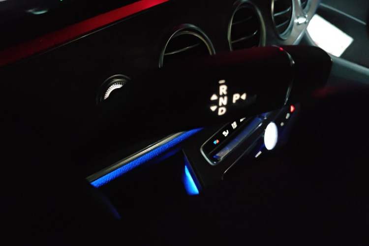 Used Mercedes-Benz E-Class 2019 Facelifted E 300 L Stylish Version Gear Lever