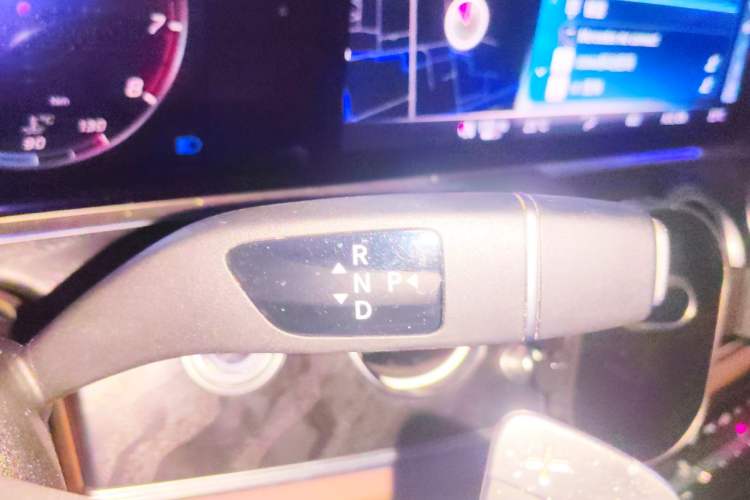 Used Mercedes-Benz E-Class 2019 E 300 L Sporty and Stylish Model Gear Lever
