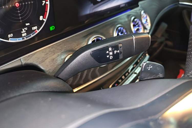 Used Mercedes-Benz E-Class 2019 E 260 L Sport Edition Gear Lever