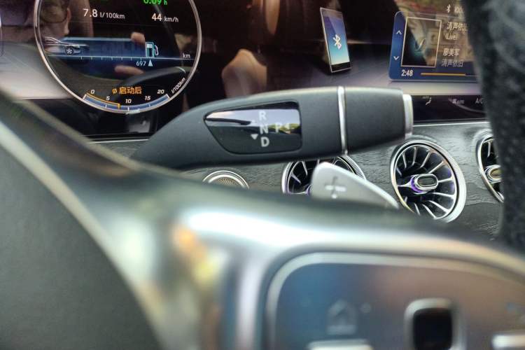 Used Mercedes-Benz E-Class 2019 E 260 L Sport Edition Gear Lever