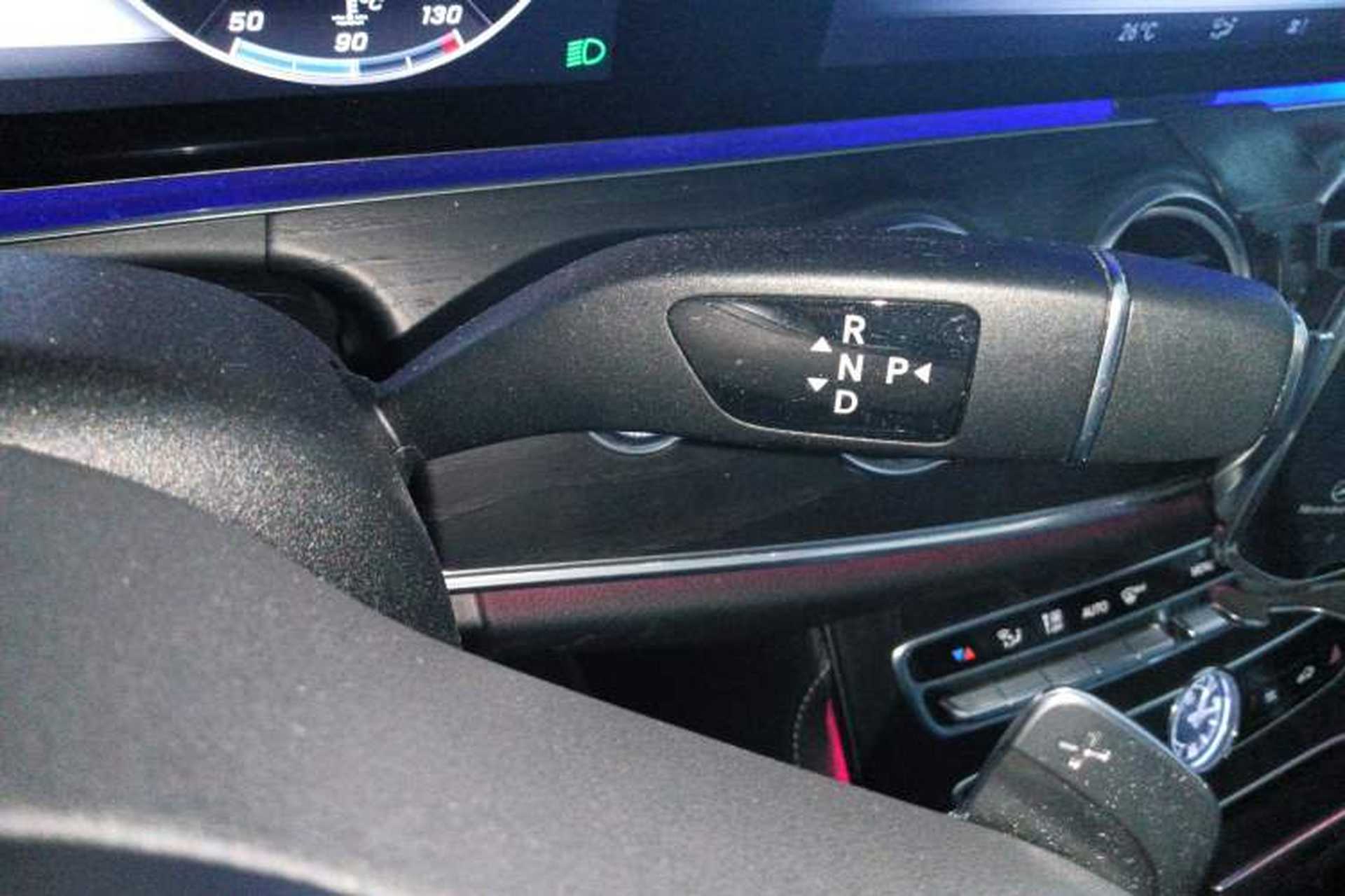 Used Mercedes-Benz E-Class 2019 Restyled E 300 L Sporty and Stylish Edition Gear Lever