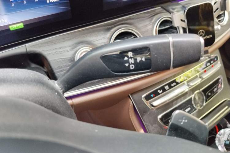 Used Mercedes-Benz E-Class 2019 E 260 L Sport Edition Gear Lever