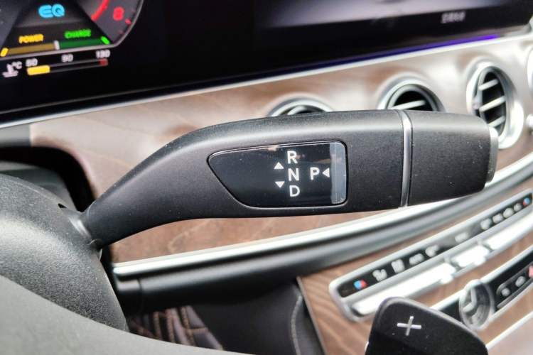 Used Mercedes-Benz E-Class 2019 E 260 L 4MATIC Gear Lever