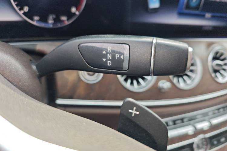 Used Mercedes-Benz E-Class 2019 Restyled E 300 L Luxury Edition Gear Lever