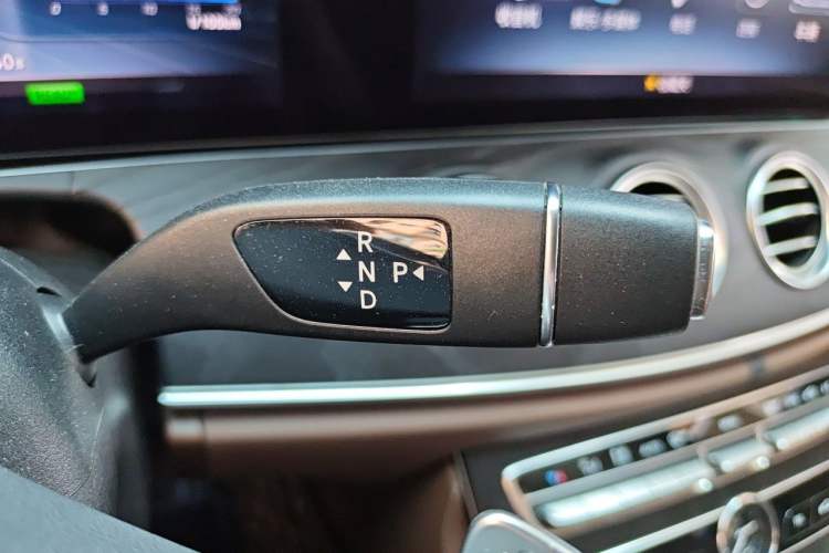 Used Mercedes-Benz E-Class 2019 E 260 L Sport Edition Gear Lever